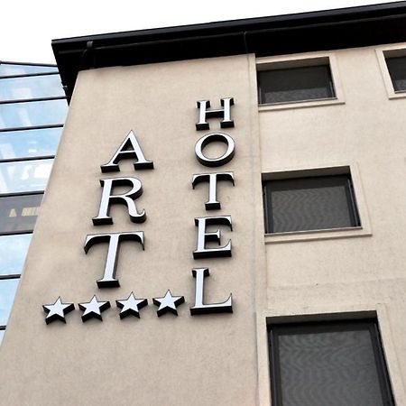 Hotel Art Бузау Екстериор снимка